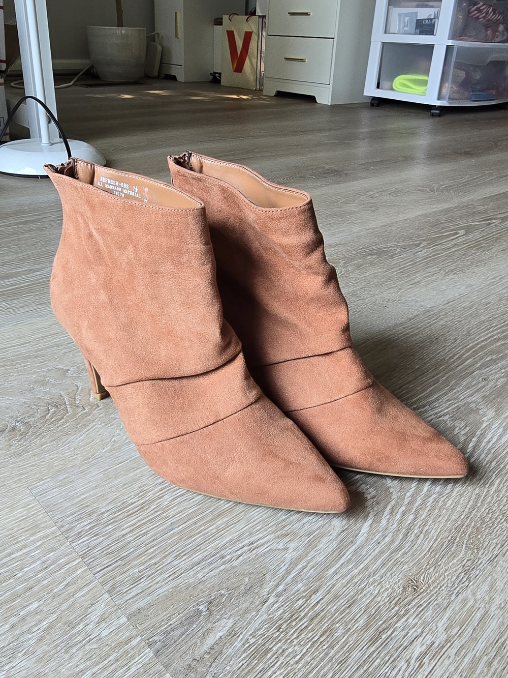 Women's Pointed Toe Suede Ankle Boots in Rust